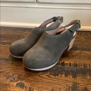 Madewell The Marlo Slingback Clog in Suede AA169